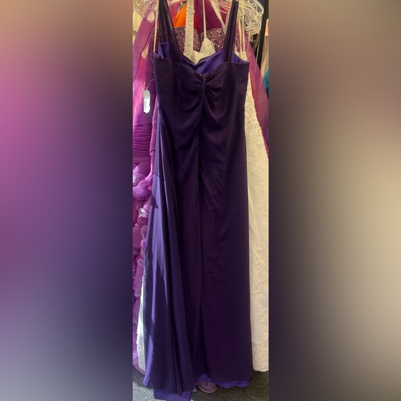 Gown - Picture 3 of 3